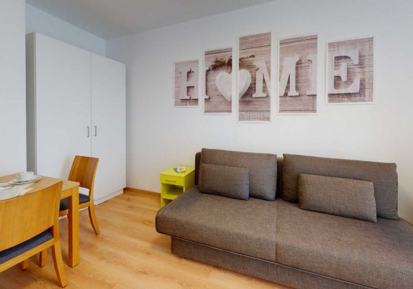 Apartmenthaus Wien Nord Wohn-Schlafzimmer 1